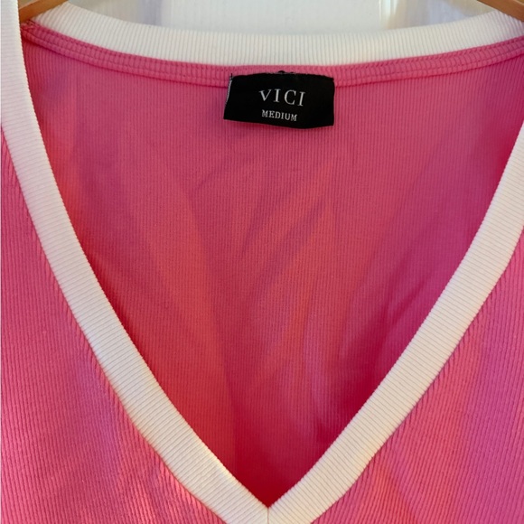 VICI | Ruffled V-Neck Tee - Picture 3 of 4
